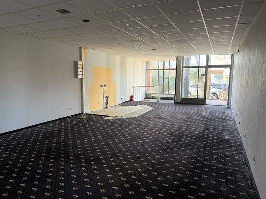 Fläche im EG/ Hochparterre