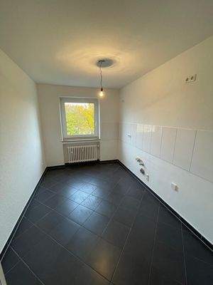 Leerer Raum mit Fenster