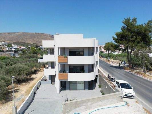 Kreta, Gournes: Renoviertes Gebäude mit 7 Wohnungen zu verkaufen