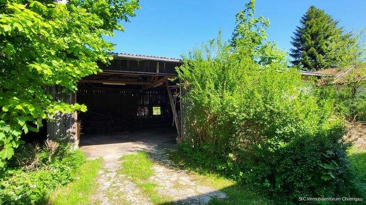 Einfahrt Nebengebäude