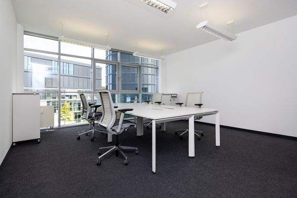 _15I8634_AL27_2_Office 2-2