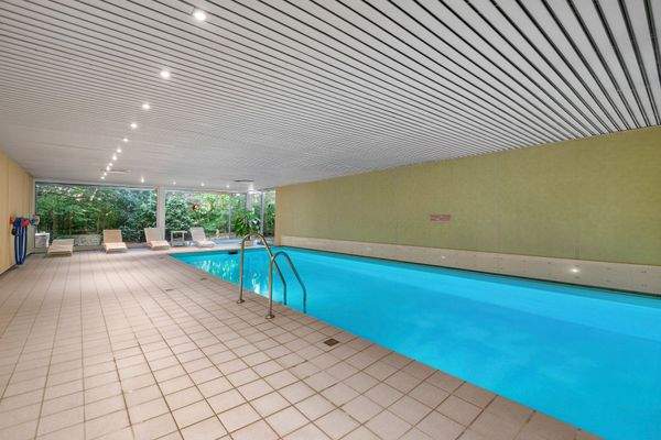 Der Gemeinschaftsbereich mit Pool und Sauna