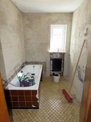 Bad mit Waschmaschinenanschluss im EG 