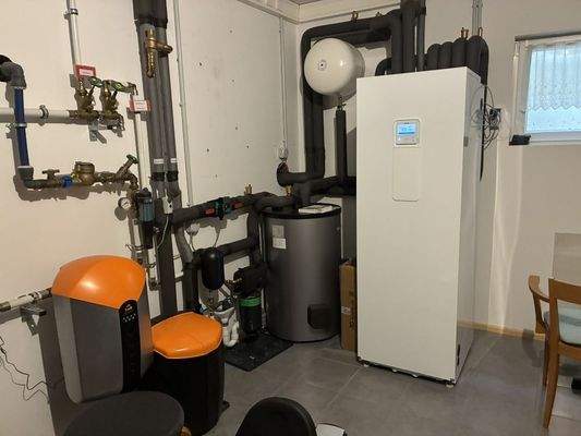 neuwertige Heizungsanlage