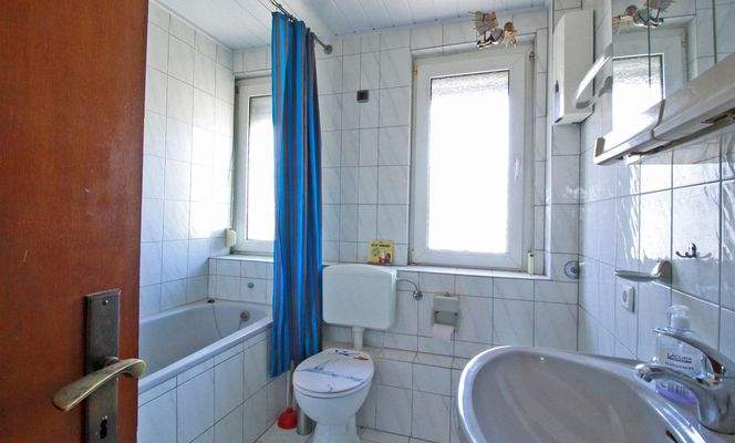 Badezimmer im Obergeschoss