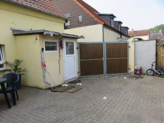 Innenhof mit Zufahrt