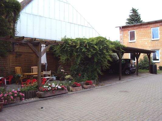 Terrasse + Carportanlage