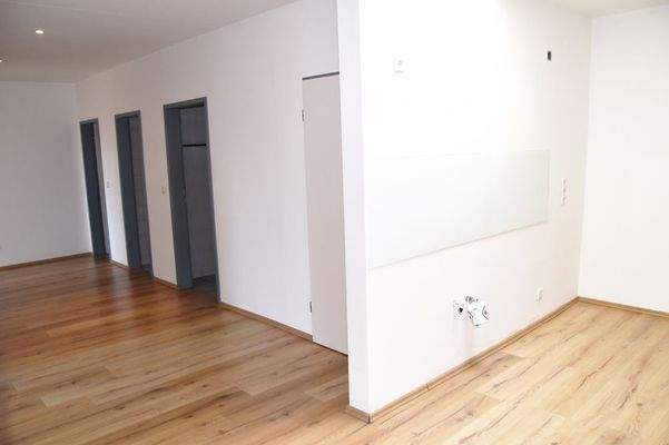 Sicht, Diele 2 getrennte WC und 2 getrennte Duschen