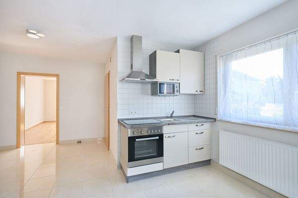 EG Büroeinheit mit Küchenzeile