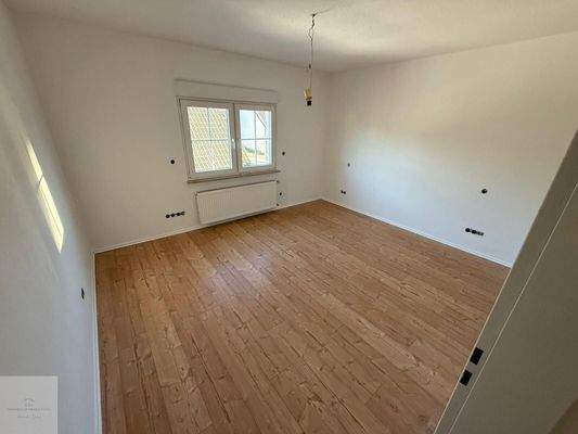 Wohnhaus - Schlafzimmer 2 von3