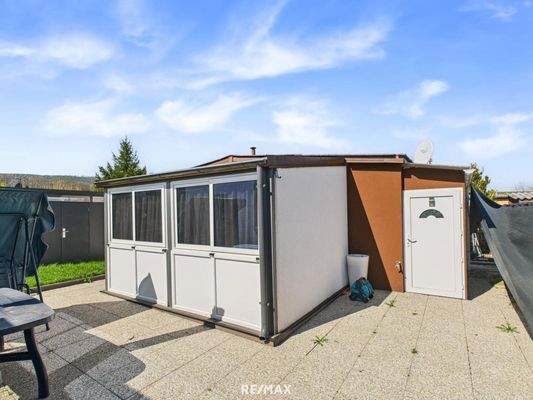 Terrasse und Abstellraum