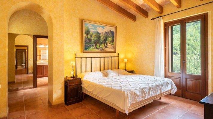 Haus zum Verkauf in erster Meereslinie von Cala Deyá, Mallorca