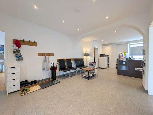 Wartebereich - Foto 2.jpg