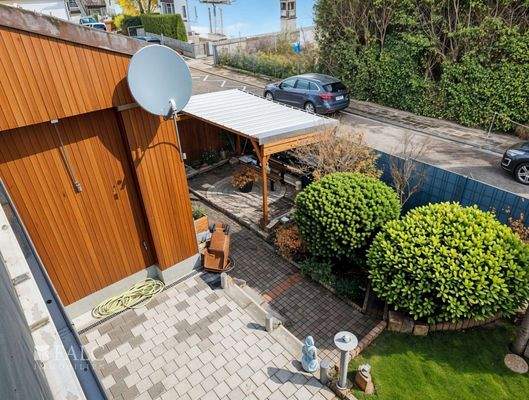 Hof - (KI generiert)