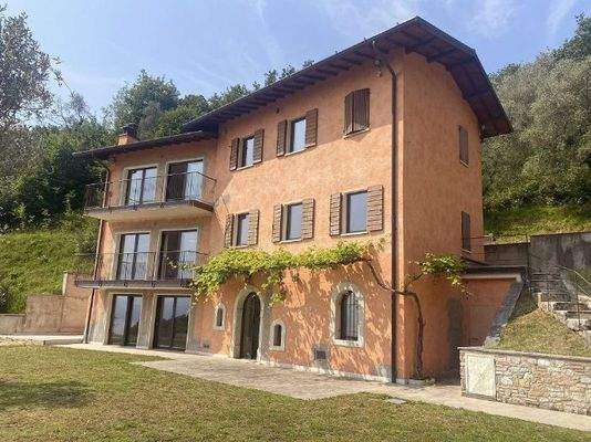 6988pi_05_Villa_Rustiko_Anwesen_Immobilienkauf_Gar