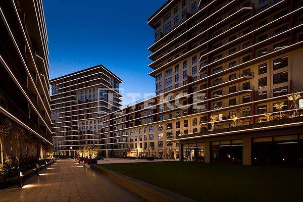 Commercial Properties with Corporate Tenancy in İzmir Bornova