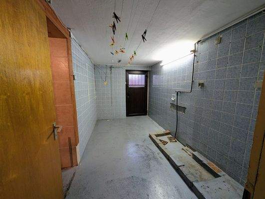 Keller 2 mit Ausgang zum Garten