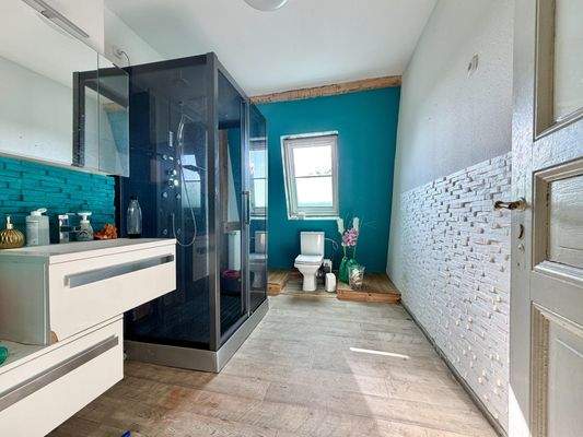 Badezimmer im Obergeschoss