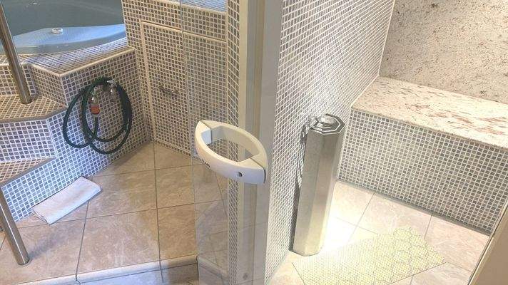 KG/ Dampf- u. Trockensauna