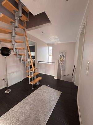 Flur OG,Treppe z. Dachboden(1)