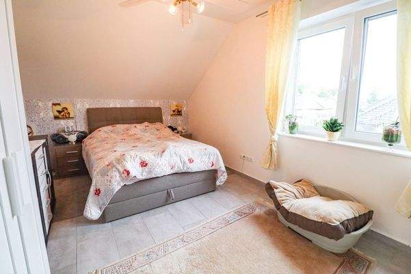 Schlafzimmer DHH-rechts