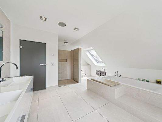 Badezimmer Dachgeschoss