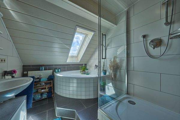 Gepflegtes Tageslichtbad