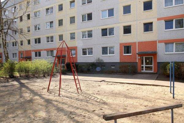 A.Schweitzerstr.9-15