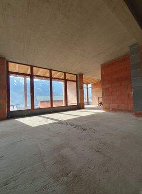 Wohn-/Essbereich mit Blick ins Grüne