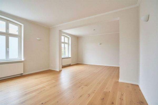 Gewerbeeinheit im EG - Visualisiert