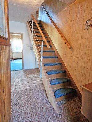 Flur mit Treppe zum Dachgeschoss