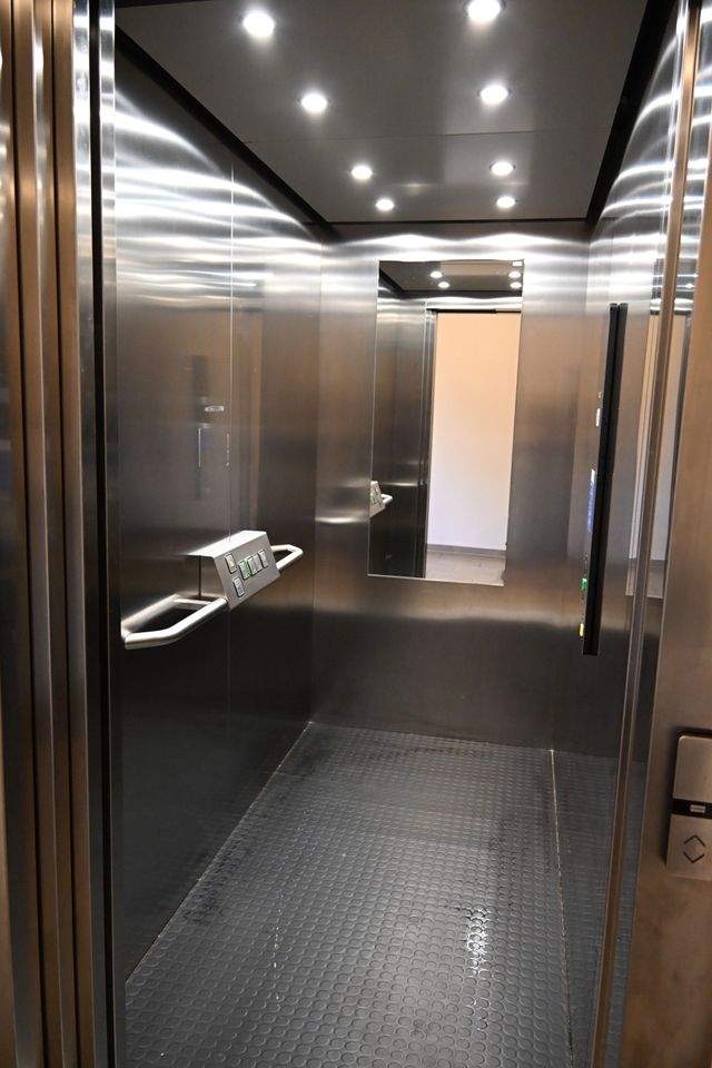 Rollstuhlgerechter Aufzug