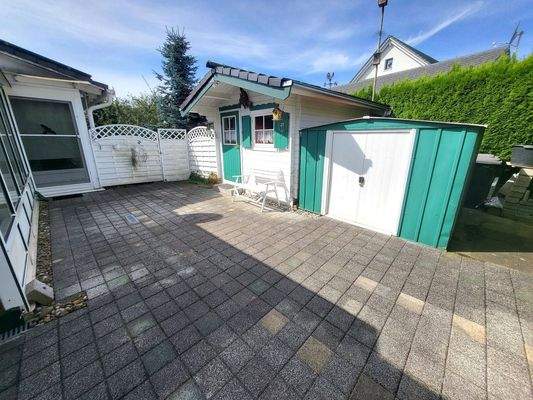 29. Gartenhaus und Gerätehütte.jpg