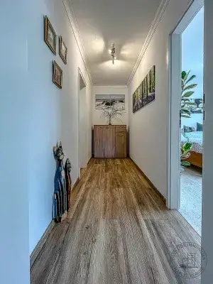 Korridor zu den Zimmern im Erdgeschoss