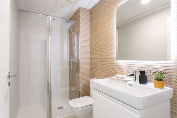 B8-1-Amara-Gran Alacant-bathroom_Oct-2023