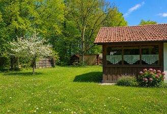 Blick R. Freisitz/Carport