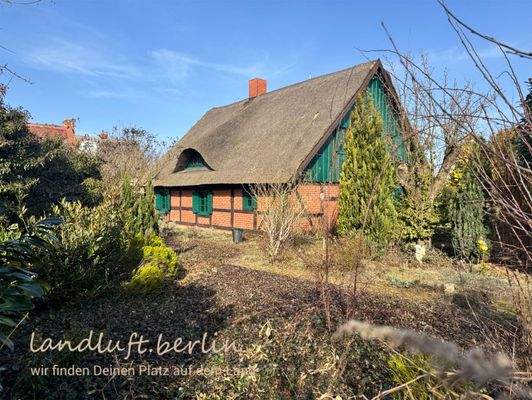 Umfassend saniertes Kolonistenhaus in grüner Dorf
