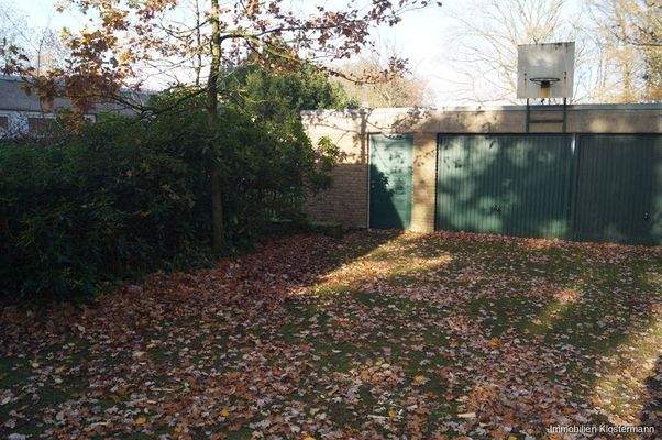Doppelgarage und Fahrradschuppen