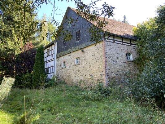 Giebelseite Scheune und Seitengebäude