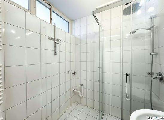 Tageslichtbad mit Dusche