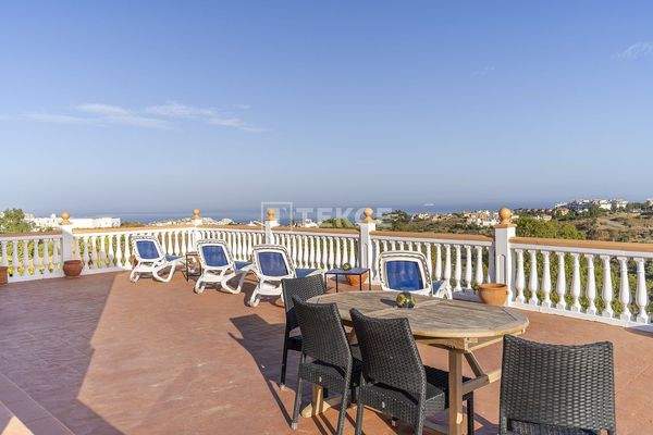 Elegant Design Villa for Sale in Benalmadena Malaga