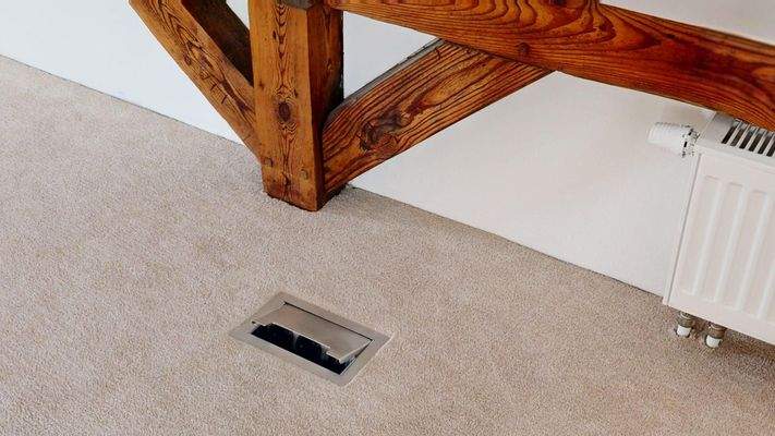 Elektro im Boden.jpg