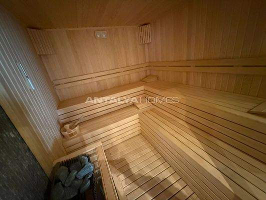 Furnished Sea-View Penthouse in a Complex with Pool in Alanya