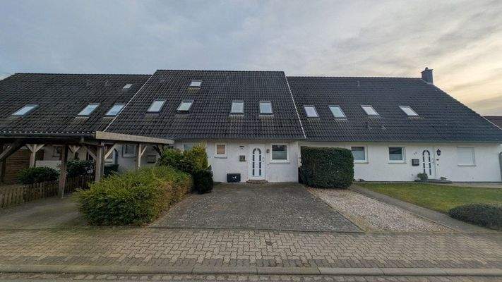 Gesamtansicht von der Straße