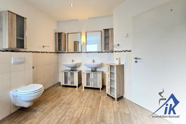 Badezimmer EG