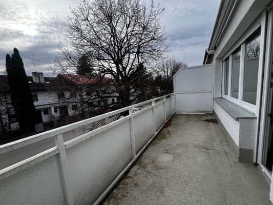 Südbalkon mit elektr Marikse