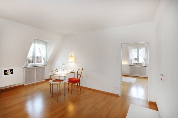Zimmer zum SZ OG 