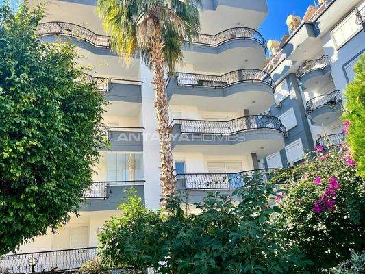 Apartment in Begonvil Complex with Pool in Alanya Oba