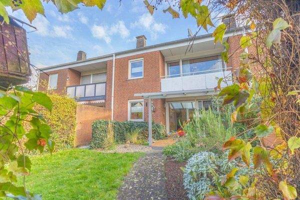 Haus &amp; Gartenansicht