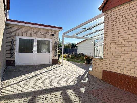 Zugang zum Haus und zum Grundstück